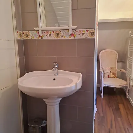 D'hotes Murielle Bed & Breakfast 3*